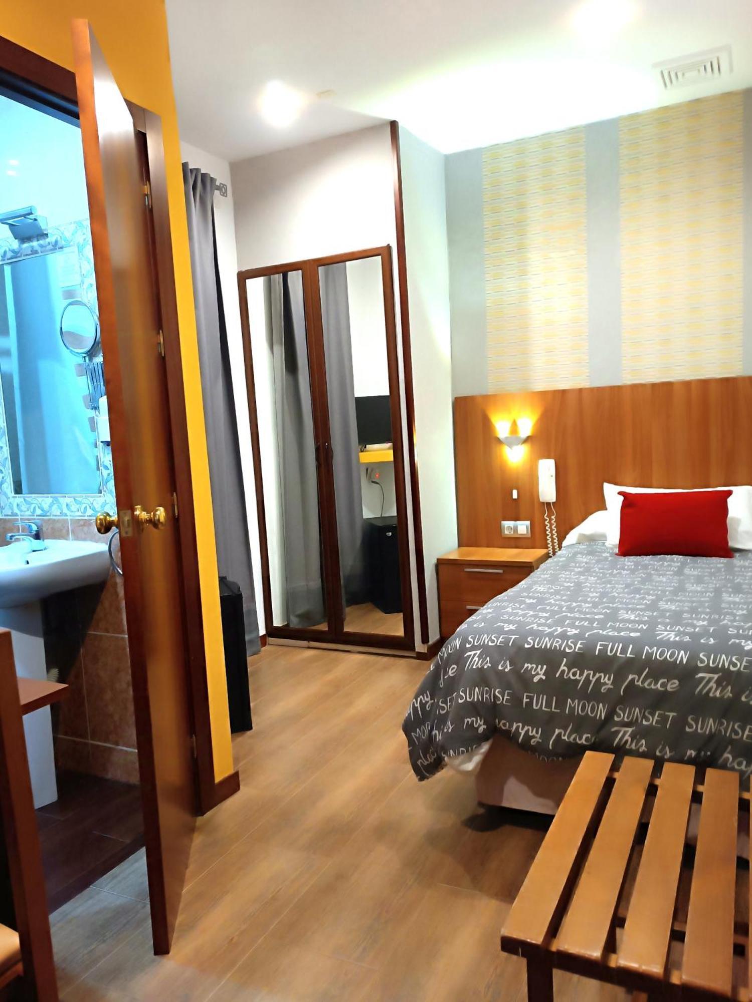 Hostal San Francisco Cadiz Luaran gambar